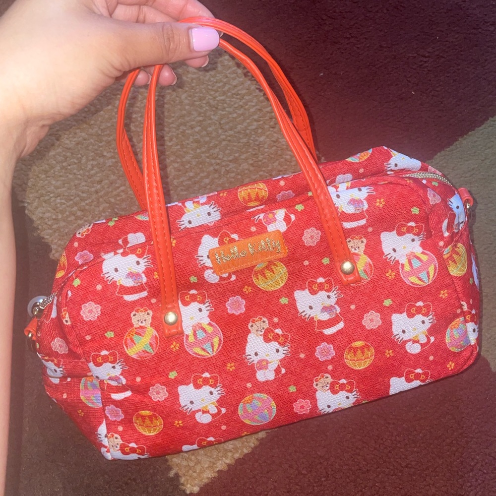 CUTEST HELLO KITTY SANRIO PURSE🥰🥹